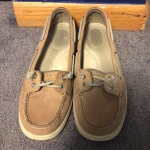 Sperry tan size 8.5